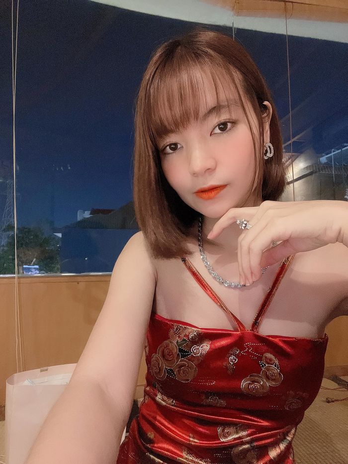 Vóc dáng vợ Mạc Văn Khoa sau 4 tháng sinh