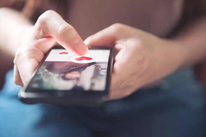 Yêu online 7 năm, cung phụng 4,6 tỷ rồi phát hiện bạn gái là đàn ông