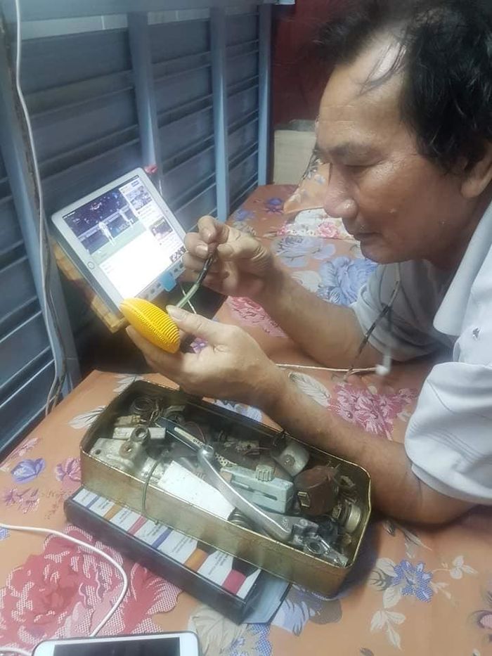 Thương vợ, chồng chế máy rửa mặt bá đạo ông dám sửa tui dám xài