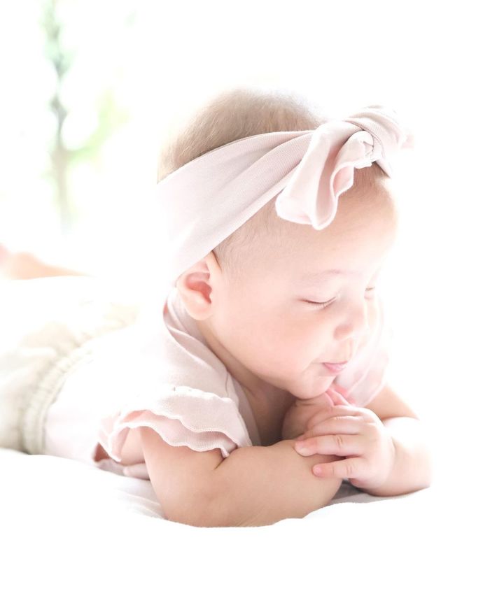 2 con Hồ Ngọc Hà tròn 6 tháng: Lisa điệu phải biết, Leon vẫn tấu hài
