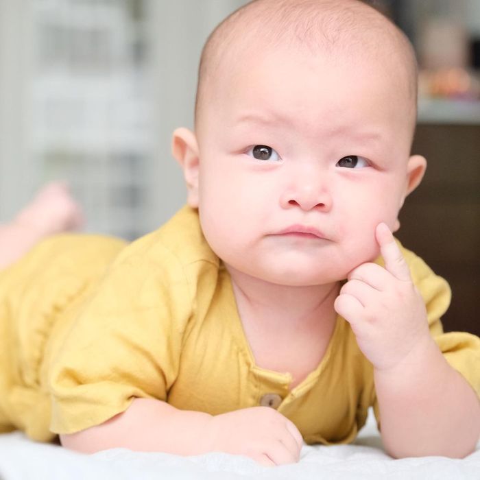 2 con Hồ Ngọc Hà tròn 6 tháng: Lisa điệu phải biết, Leon vẫn tấu hài