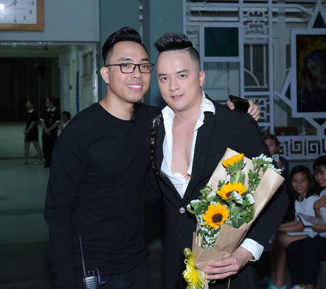Nathan Lee khuyên fan đừng chửi Nguyễn Hồng Thuận vì vụ Cao Thái Sơn