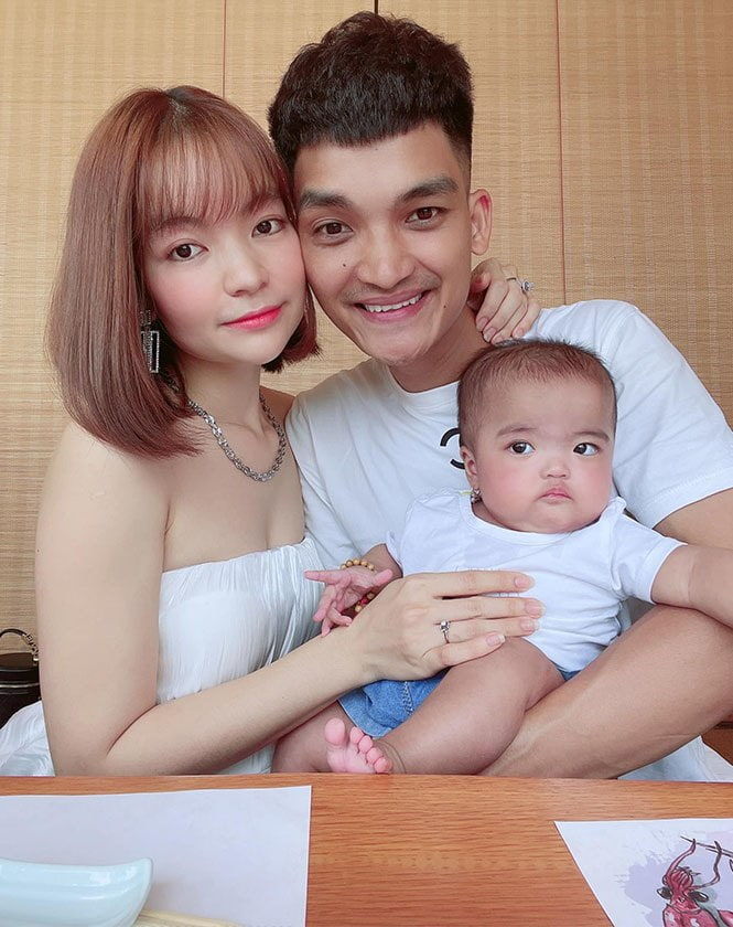 Ái nữ mới 5 tháng tuổi, bà xã Mạc Văn Khoa đã lên kế hoạch có thêm con