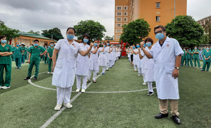 Ấm lòng mùa dịch: Quảng Ninh cử 200 y, bác sĩ sang hỗ trợ Bắc Giang