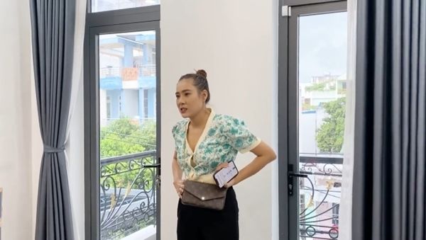 Hồ Bích Trâm trách ông xã chụp 300 tấm ảnh cưới ổng ngủ hết 299 tấm