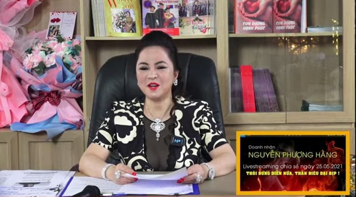 Bà Phương Hằng chính thức tuyên chiến với vợ cũ Thanh Bạch