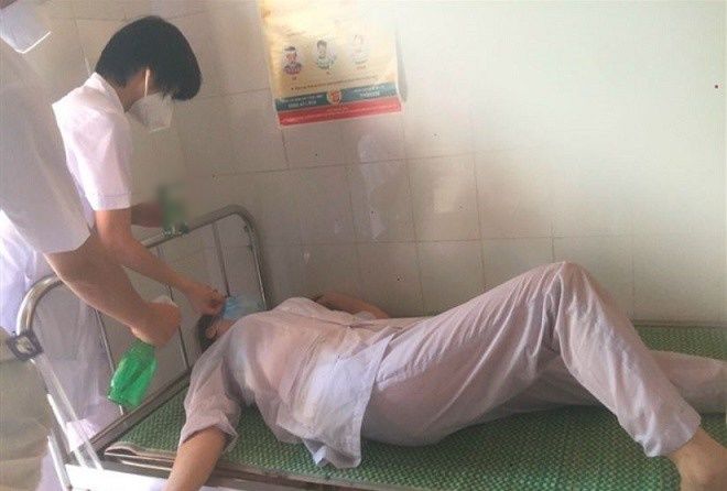 Bắc Ninh: 3 nữ nhân viên y tế kiệt sức, ngất xỉu khi làm nhiệm vụ