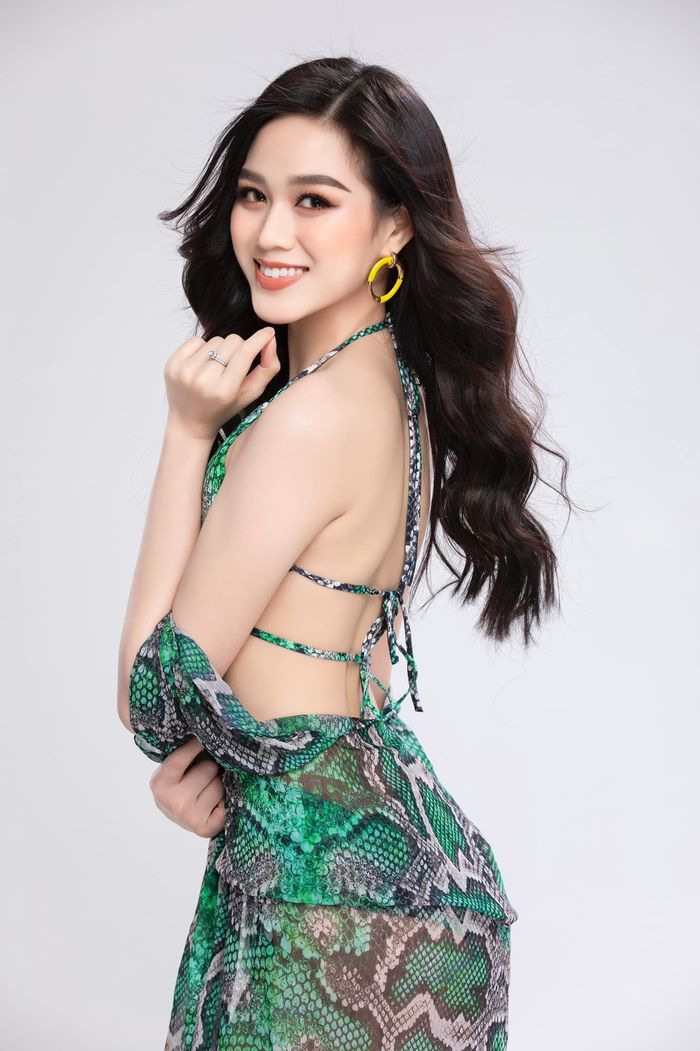 Bị chê Hoa hậu nhà quê, Đỗ Hà lại được page sắc đẹp Châu Á ngợi khen