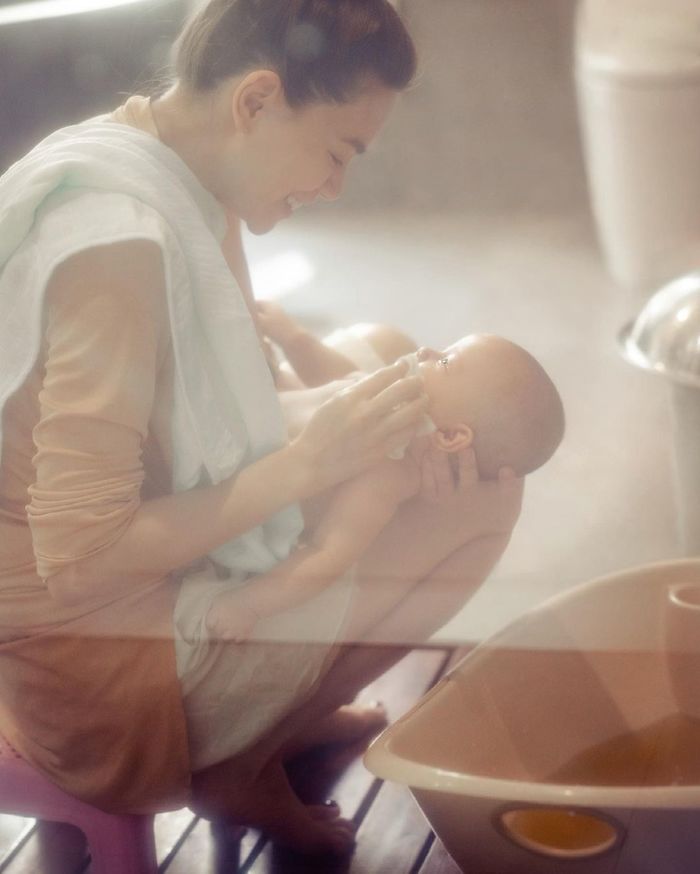 Bị nói không ăn diện cho 2 con sinh đôi, Hồ Ngọc Hà đáp trả thâm thúy
