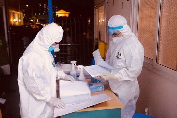 Chồng BN 22 tuổi qua đời vì Covid: “Nhìn con đeo tang, tôi đã suy sụp