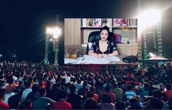 Shark Tam cảm ơn bà Phương Hằng vì bán được 3000 TV để xem livestream