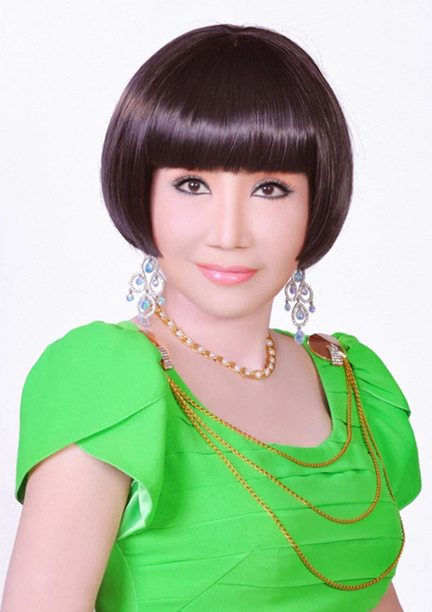 Chửi cả showbiz nhưng có 6 sao Việt được lòng bà Phương Hằng nhất
