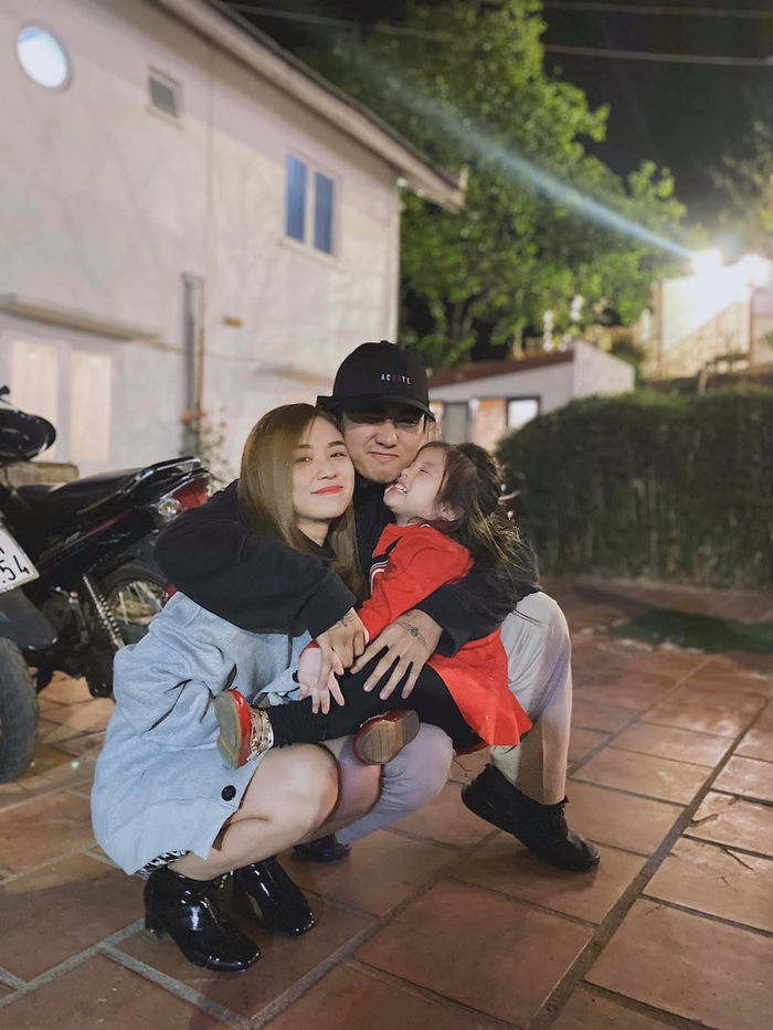 Cindy Lư khoe ảnh Đạt G chăm 2 con riêng, cám ơn gia đình ủng hộ