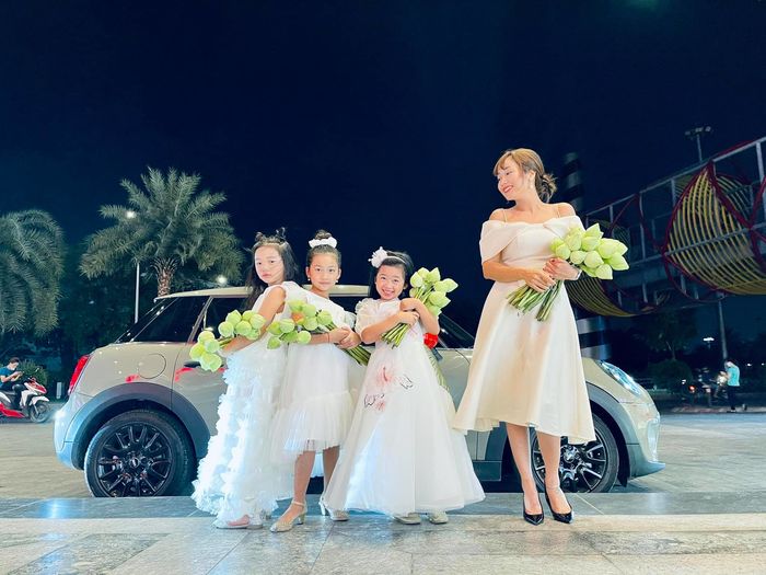 Con gái Mai Phương ca hát, đánh đàn: thừa hưởng gen di truyền từ bố mẹ