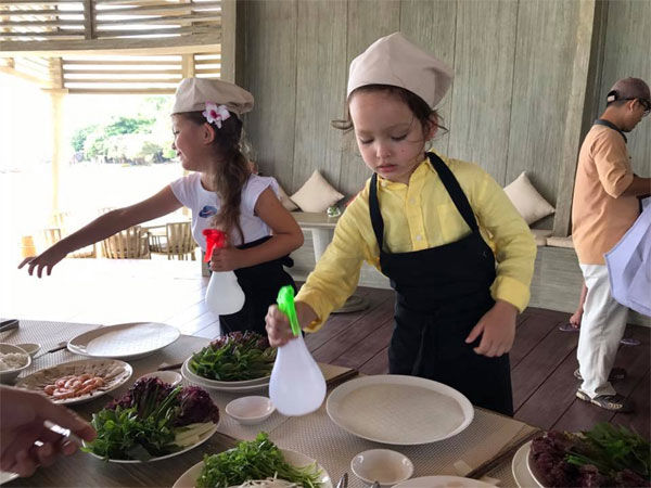 Con sao Việt còn nhỏ đã sành sỏi chuyện bếp núc: Subeo đáng nể nhất