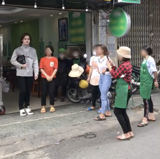 Dân mạng sảng hồn với loạt ảnh Trần Đức Bo ở Đà Lạt: Uốn éo phản cảm