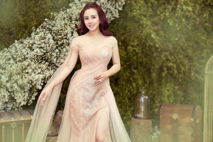 Đăng ảnh bên quý tử, Vy Oanh tuyên bố kết thúc cuộc khẩu chiến