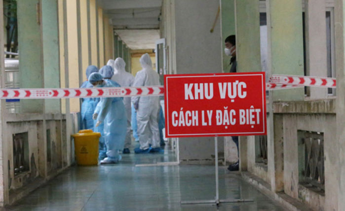 Ngồi gần 2 ca dương tính trên máy bay, nam thanh niên mắc Covid-19
