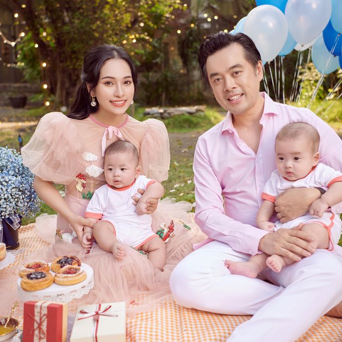 Đọ vẻ đáng yêu, kháu khỉnh của dàn nhóc tỳ sinh đôi nhà sao Việt