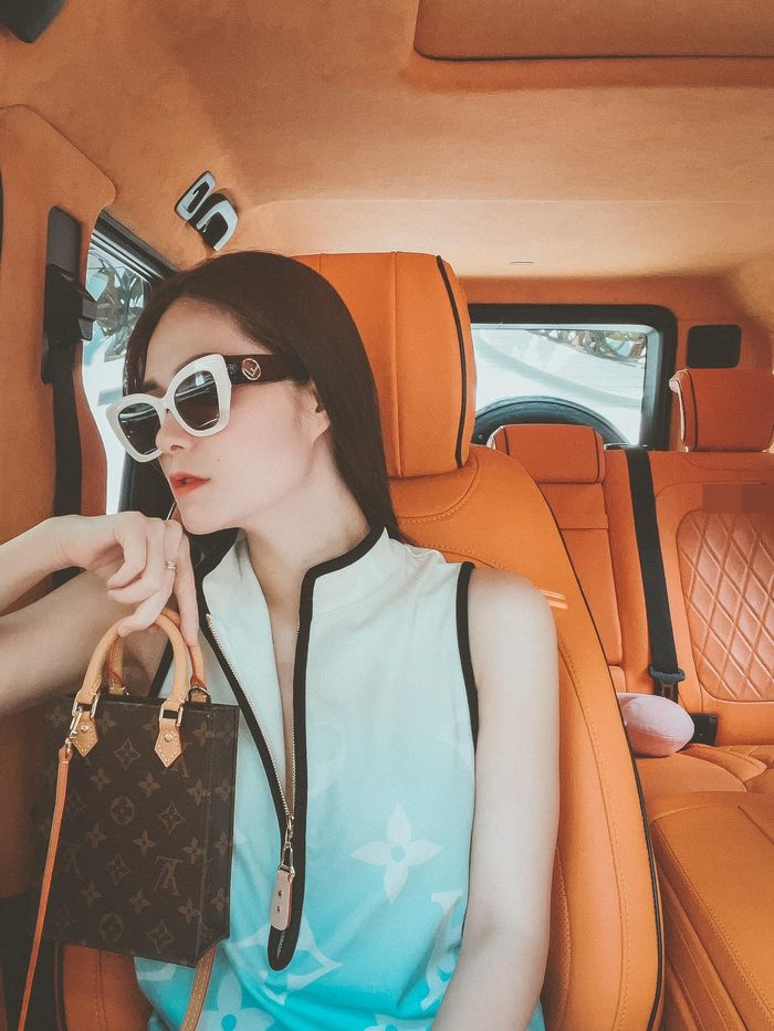 Đoàn Di Băng đá đểu đạo diễn Lê Hoàng và Thúy Nga nhiều chuyện