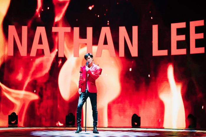 Fan cuồng cày view MV mới cho Nathan Lee
