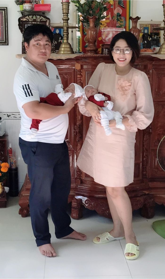 Hai cục kim cương sinh đôi siêu đáng yêu của Hoa hậu Đặng Thu Thảo