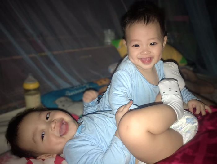 Hai cục kim cương sinh đôi siêu đáng yêu của Hoa hậu Đặng Thu Thảo