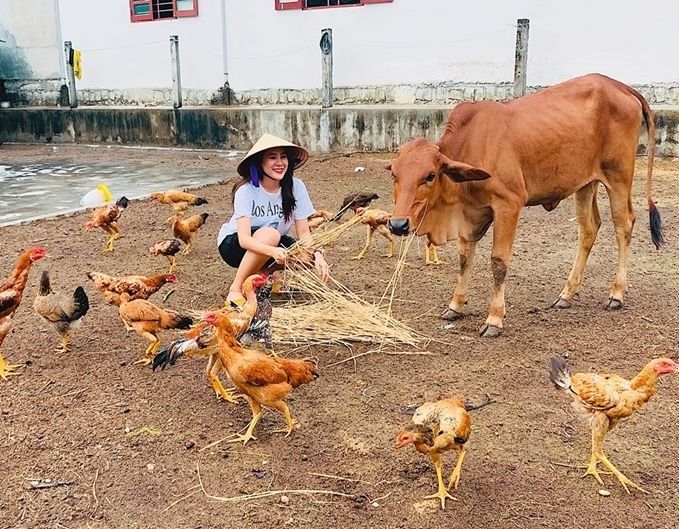 Hồ Bích Trâm: 15 tuổi bỏ học, đi rửa chén đến tạo dựng cơ ngơi tiền tỷ