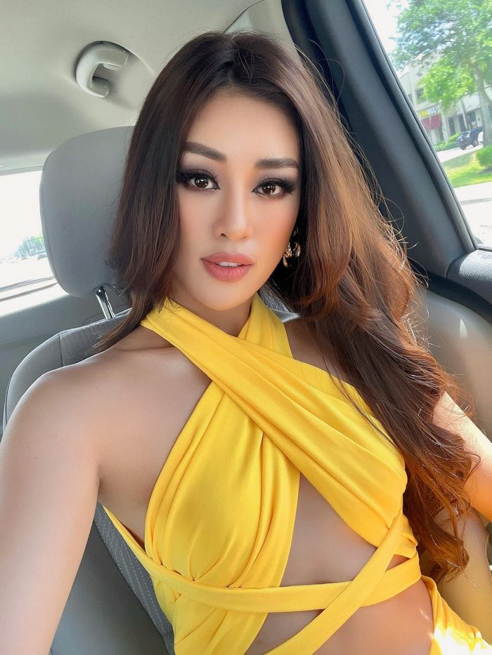 Hoa hậu Khánh Vân đi dạo trên đường phố Mỹ: Xinh đẹp như tia nắng