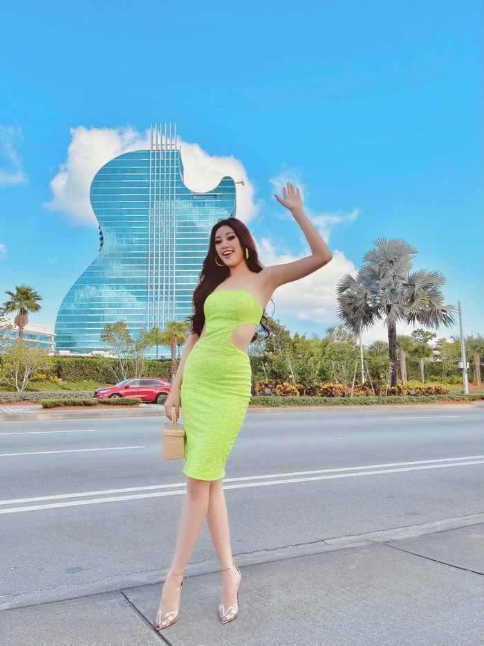 Khánh Vân diện sắc hồng ở ngày 4 Miss Universe: Cân đẹp mọi màu sắc
