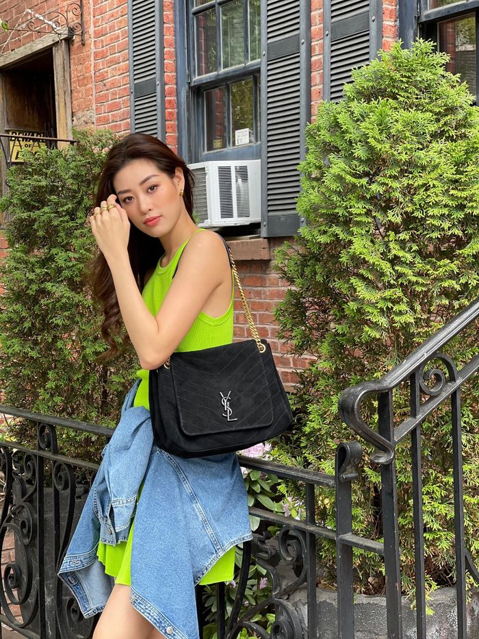 Khánh Vân sút 6kg hậu Miss Universe, phải lấy dây túi buộc lưng quần