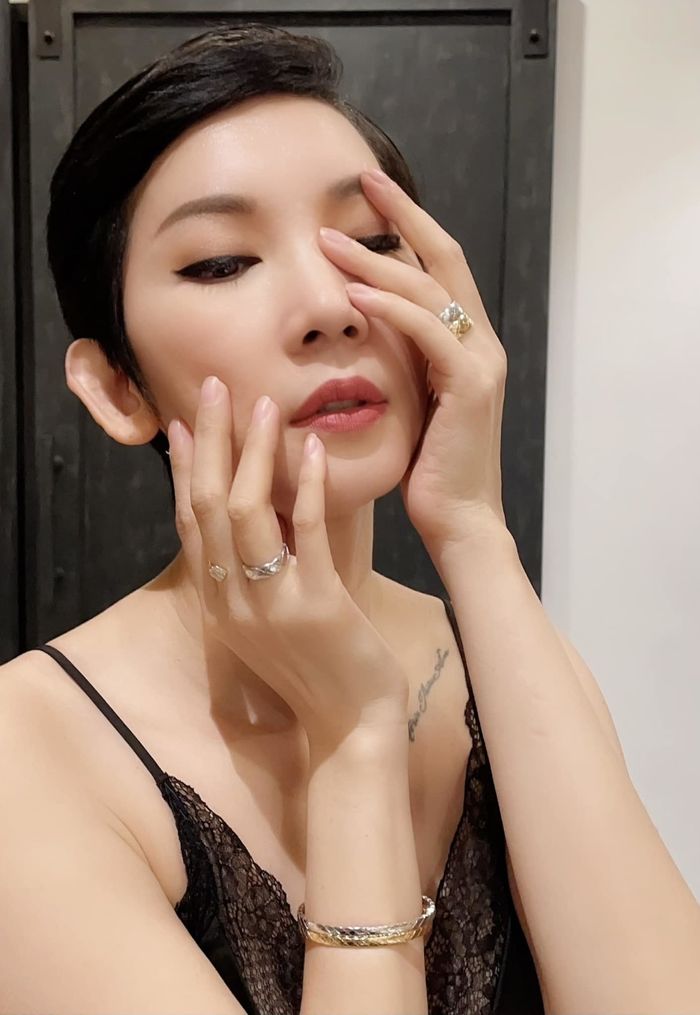 Khi sao Việt ra tay phong sát đàn em: Nathan Lee mua bài hát