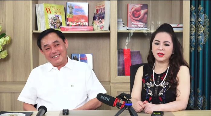 Không chỉ vợ, ông Dũng lò vôi cũng khen lấy khen để MC Quyền Linh