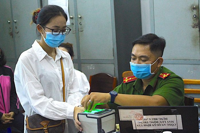 Người dân không có sổ tạm trú thì có được làm CCCD ở TP.HCM?