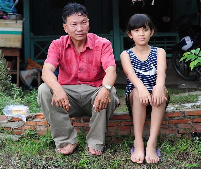 Kỳ lạ gia đình 3 đời đều có 24 ngón tay, chân và nỗi lòng người cha