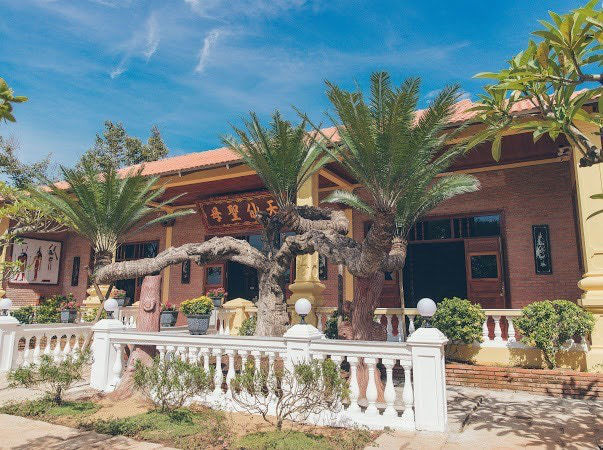 Lý Nhã Kỳ liên tục xây nhà mới: Chán đếm kim cương chuyển sang đếm nhà