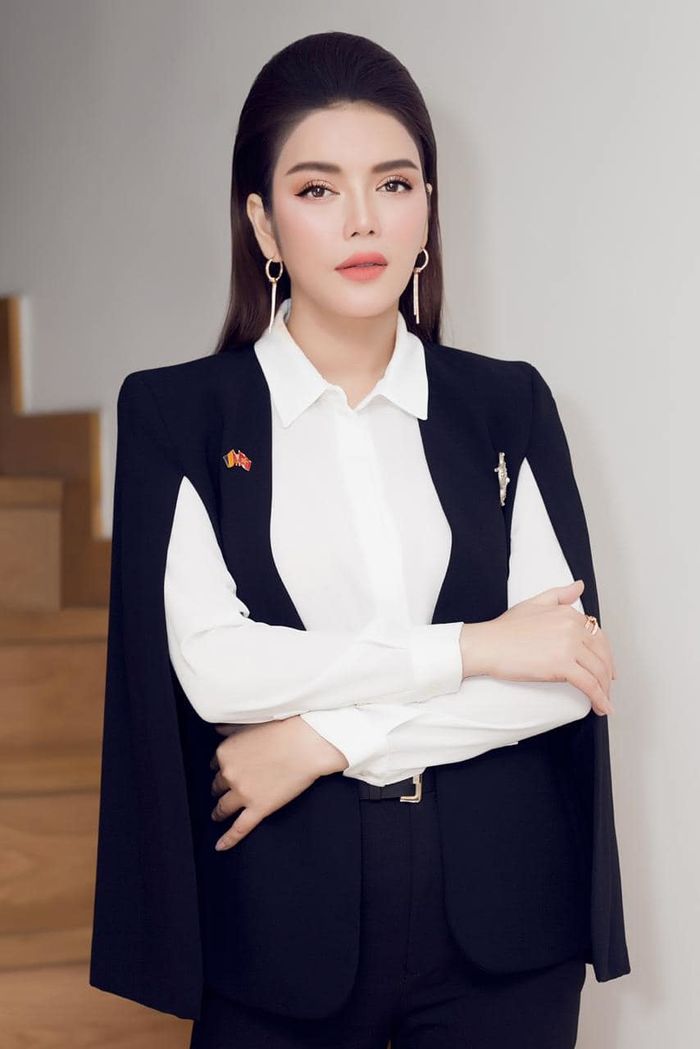 Lý Nhã Kỳ: Mỗi tuần tôi đếm kim cương 2 lần vào ban đêm