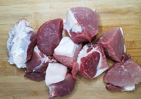 Mua thịt heo về bỏ tủ đá ngay là sai lầm, làm cách sau để lâu vẫn ngon