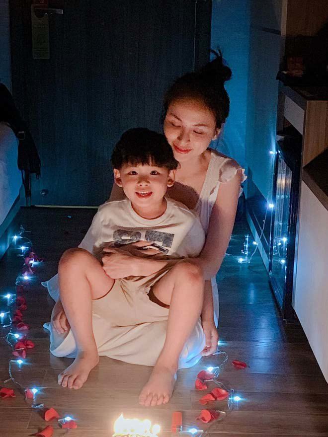 Nàng Hậu được đại gia trả 230 tỷ: Sau sinh con tôi bị bệnh hiếm