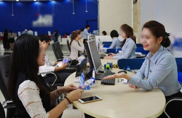 Nhân viên để lộ thông tin tài khoản của khách hàng bị xử phạt thế nào?