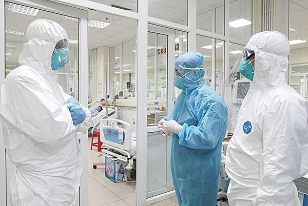 Chuyên gia nói: BN COVID-19 ít triệu chứng, diễn biến nhanh, nặng