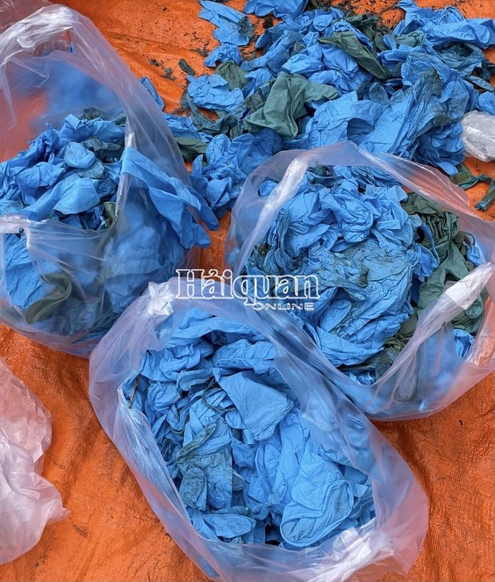 Phát hiện 15 tấn găng tay đã qua sử dụng nhập khẩu từ Trung Quốc