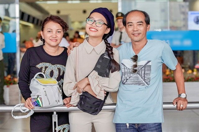 Phương Mỹ Chi thi cử, mẹ chỉ quan tâm có ngồi gần học sinh giỏi không?