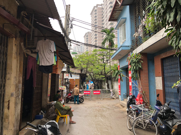 Hà Nội: Phát hiện người phụ nữ trốn khỏi khu cách ly ra chợ bán hàng