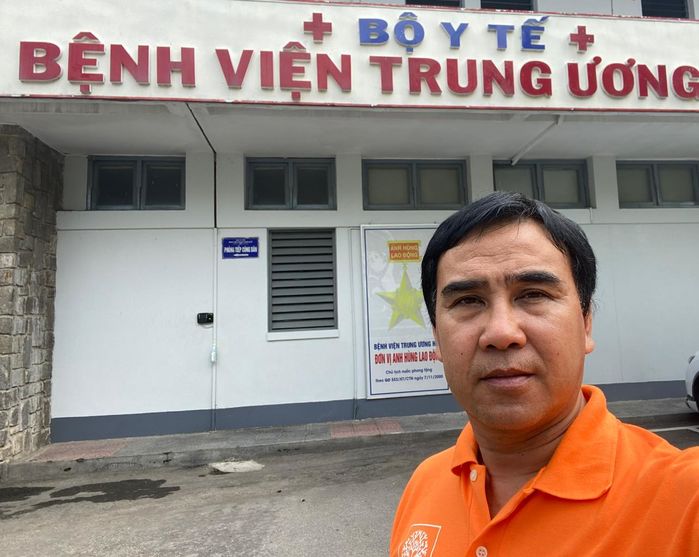 Quyền Linh đi quay chương trình nào cũng móc tiền túi giúp đỡ bà con