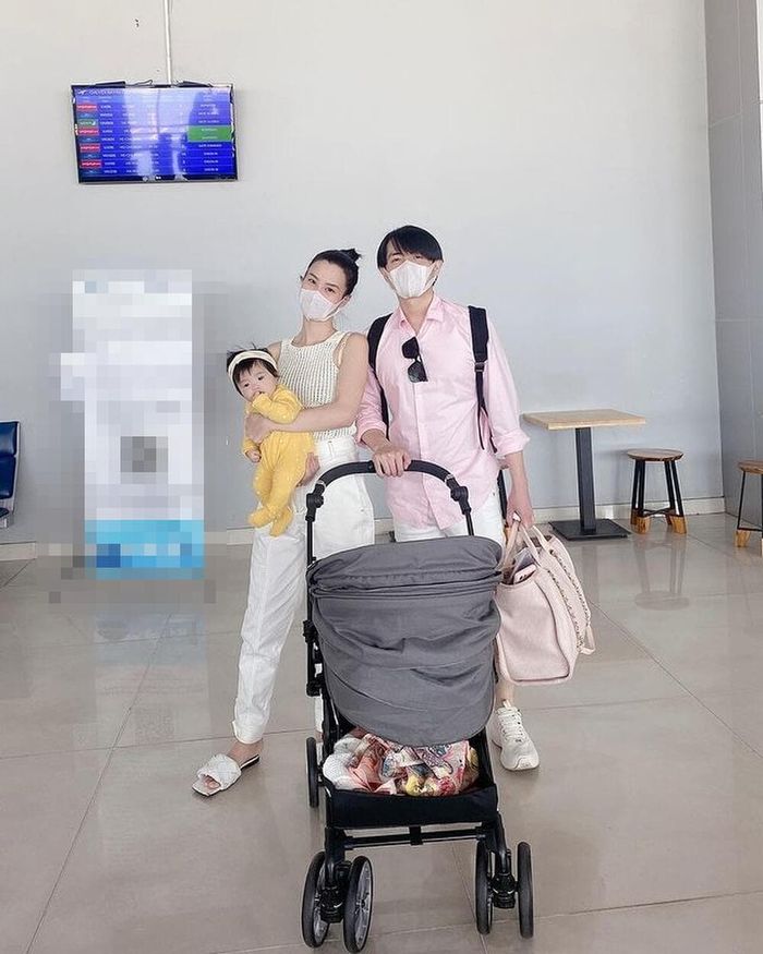 Sao Việt chi tiền khủng mua túi hiệu để đựng đồ bỉm sữa cho con