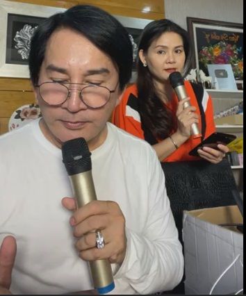 Sao Việt mưu sinh mùa dịch: Lê Dương Bảo Lâm đưa cả con gái livestream
