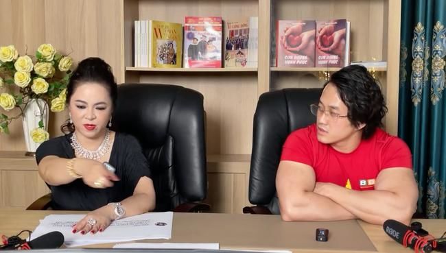 Chán khẩu chiến trên MXH, bà Phương Hằng chính thức nói lời xin lỗi