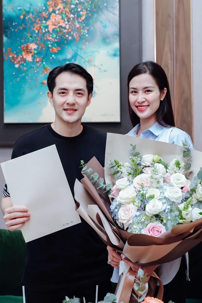 Số tiền vợ chồng Đông Nhi sắm căn hộ hàng hiệu bậc nhất thế giới