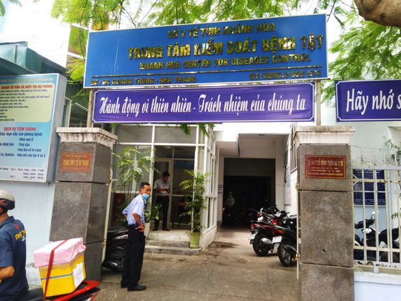 Thái độ không hợp tác của hành khách đi cùng chuyến bay với BN Covid